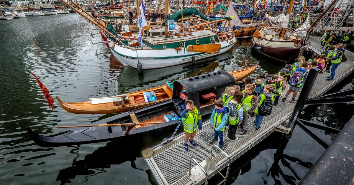 REPORTAGE. Op zeebenen langs de vele schepen van Oostende voor Anker