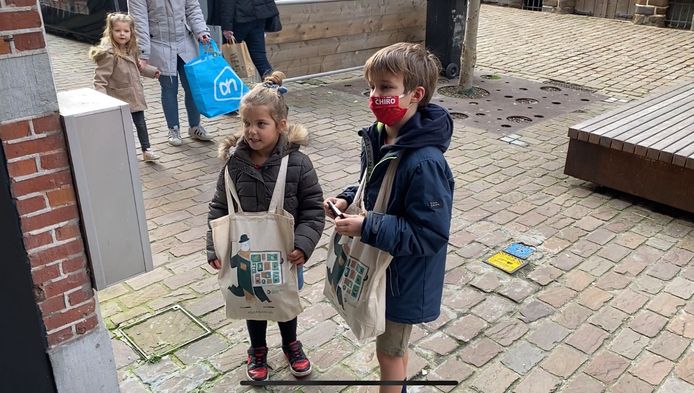 Sam (5) en Jules (8).