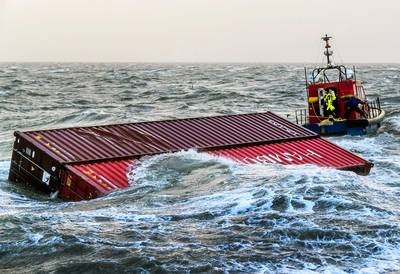 Opnieuw uitstel bergen containers door harde wind