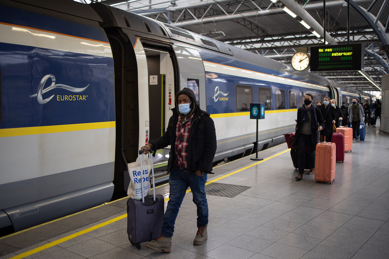 Een Eurostar in Brussel-Zuid. In 2020 waren er 85 procent minder passagiers, dit jaar 95 procent. Beeld BELGA