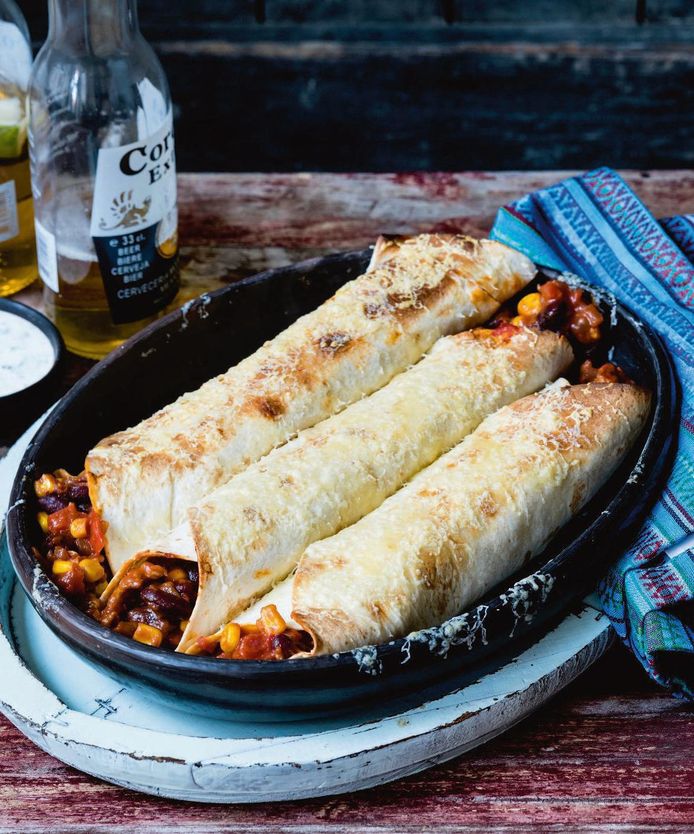 Jeroen Meus maakt enchilada met kip Nina kookt hln.be