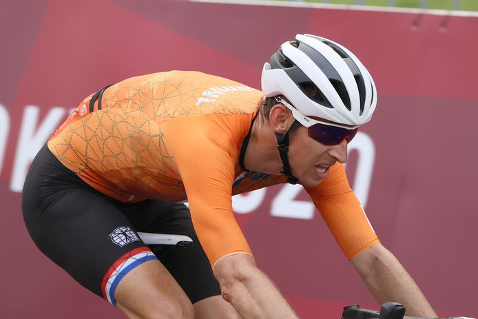 Bauke Mollema duwde zijn wiel als vierde over de streep.