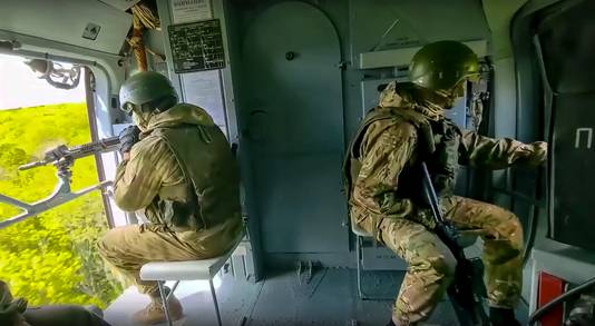 Russische soldaten op patrouille in Oekraïne. (28/05/2022)