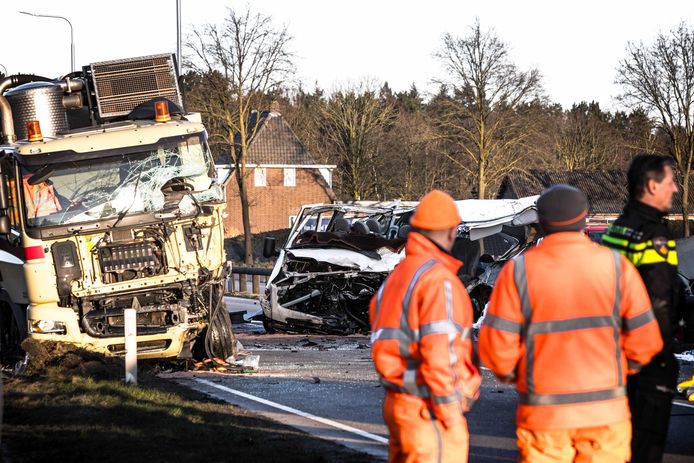 Vijf Doden Bij Zwaar Ongeval In Nederlandse Helmond Buitenland Hln Be