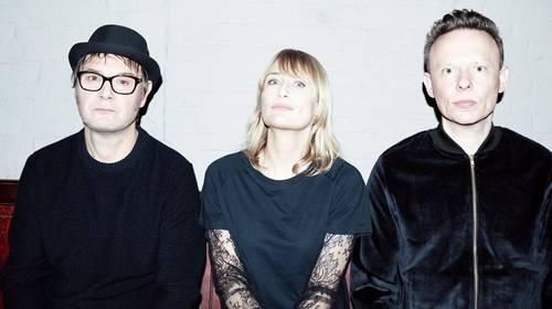 Na 7 zangeressen belandt Hooverphonic terug bij Geike Arnaert: “Jammer voor Luka, maar deze kans konden we niet laten liggen”