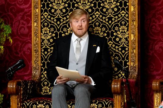 The King during the reading of the Speech from the Throne in the Grote Kerk to members of the Senate and House of Representatives.