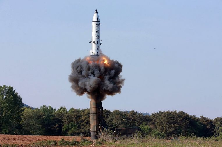 Een Noord-Koreaanse raket wordt getest. Beeld Hollandse Hoogte/AFP