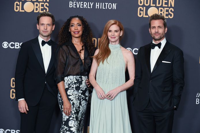 Patrick J. Adams, Gina Torres, Sarah Rafferty, en Gabriel Macht op de Golden Globes.
