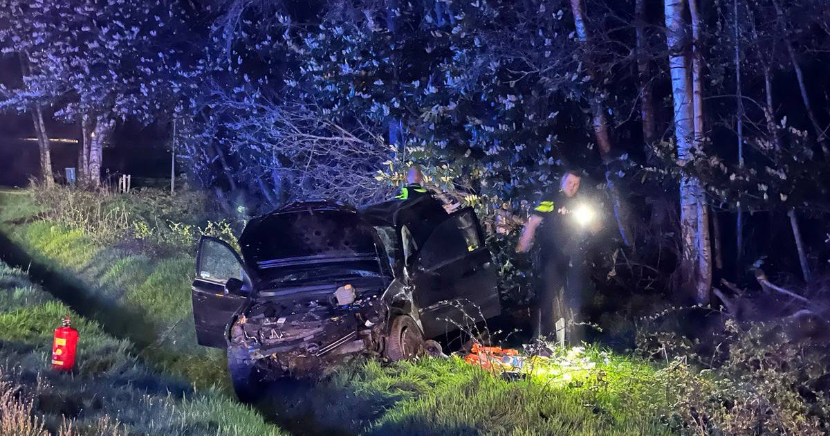 Bizar ongeluk bij Heeten: auto crasht en slaat over de kop maar bestuurder is nergens te bekennen.