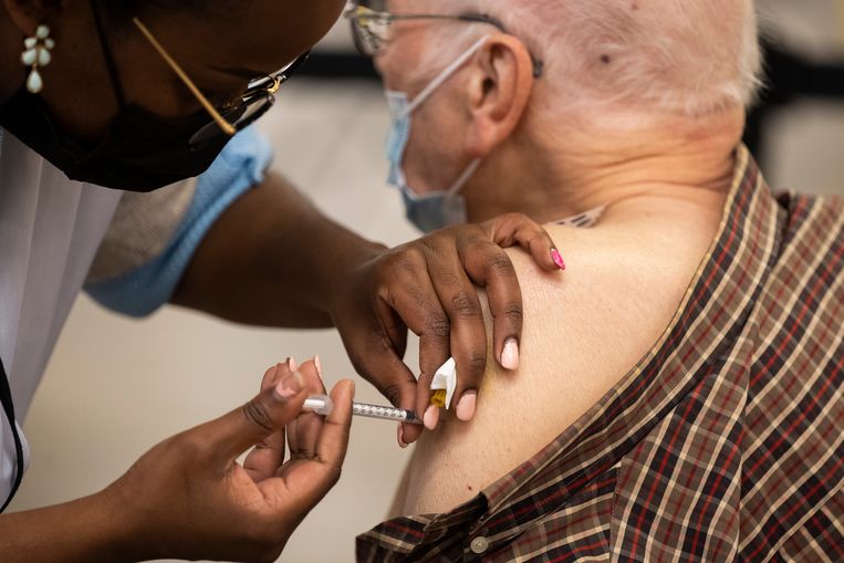 Overal ter wereld woedt de discussie over vaccinatieplicht. Beeld Klaas De Scheirder