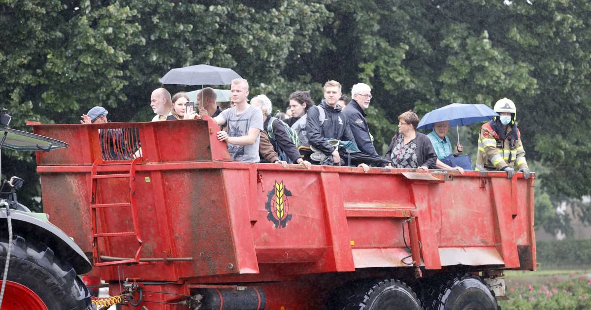 Highway A2 In Limburg Closed Due To Flooding Mayor Foresees Food Shortage Inland Netherlands News Live