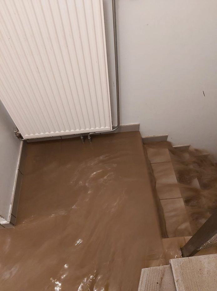 L'eau est montée très haut, dans l'immeuble verviétosi où vit Laetitia.