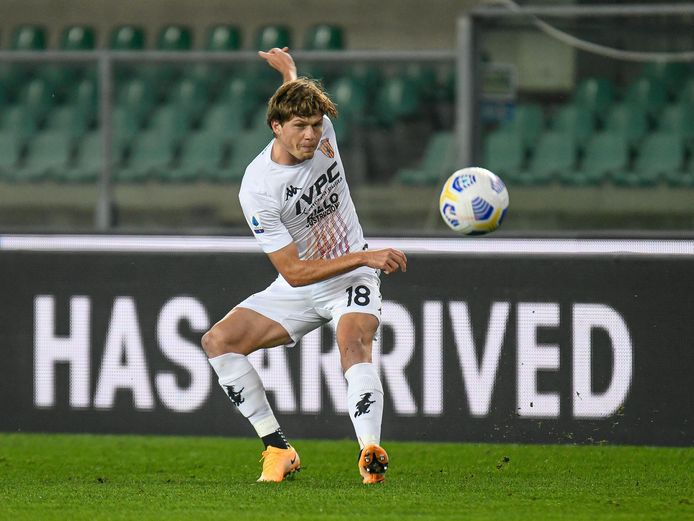 Daam Foulon met Benevento in actie tegen Hellas Verona.