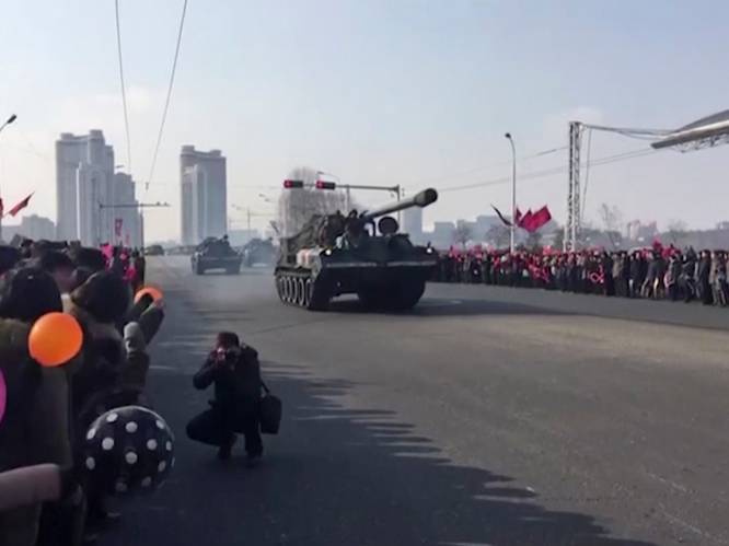 Noord-Korea houdt zich in met discrete militaire parade op vooravond van Olympische Spelen