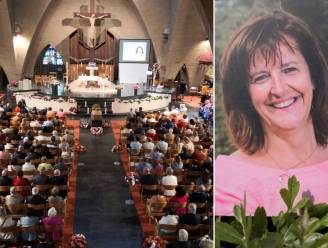 Bomvolle Sint-Niklaaskerk nam afscheid van schepen Dorine Geersens: “De wil was er, de kracht niet meer”