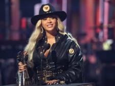 Beyoncé en tête des ventes aux États-Unis et du classement “Country”, une première pour une artiste noire

