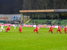 FC Dordrecht - MVV vlak voor tijd gestaakt wegens oerwoudgeluiden