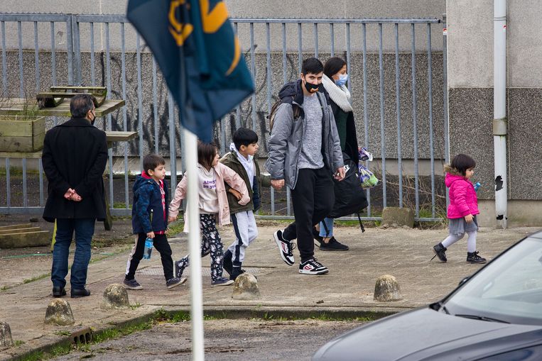 Het AZC in 's-Gravendeel. Beeld Arie Kievit