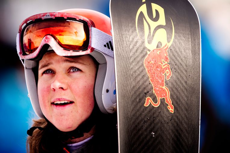 Michelle Dekker na haar tweede run op het Rosa Kuthor Alpine Center bij de parallelreuzenslalom tijdens de Olympische Winterspelen in Sotsji.  Beeld ANP