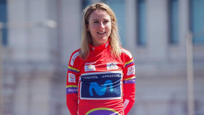 Annemiek van Vleuten maakt hattrick compleet met eindzege in Vuelta: ‘Supertrots op dit seizoen’