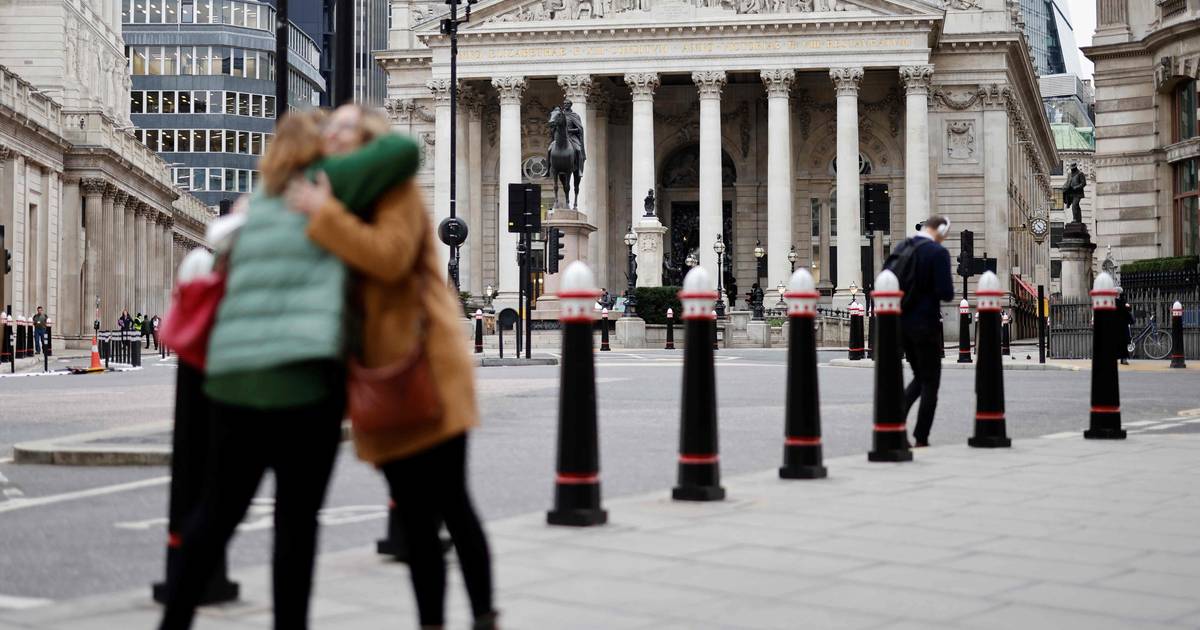 British central bank unexpectedly raises interest rates |  Economy