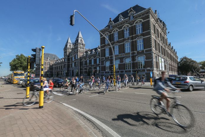 Ook de schoolomgeving van campus de helix wordt een rookvrije zone.
