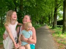 Voormalig fotomodel Christa woont met voormalig MMA fighter Hans precies in het midden