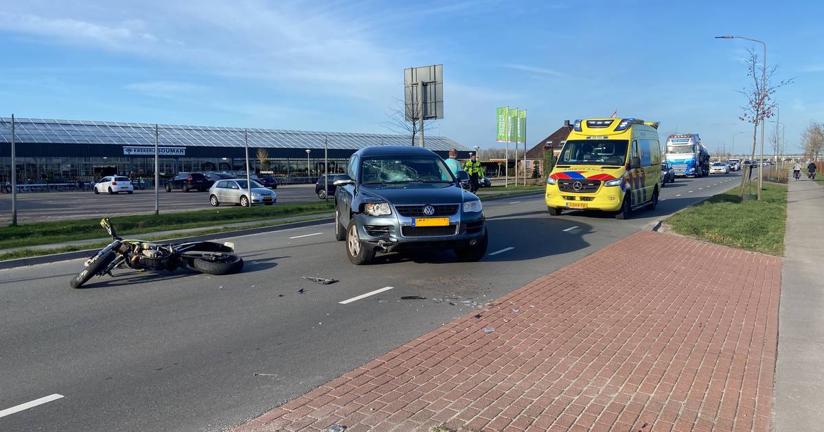 Crossfietser gewond na frontale aanrijding met auto in Hattem.