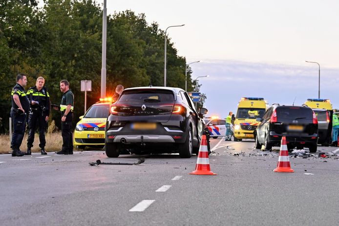 Elf Gewonden Bij Ongeluk Met Vier Autos In Sint Willebrord