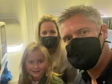 Edwin zat met gezin vast in vliegtuig op Schiphol na vakantie in Zuid-Afrika: ‘Niemand weet wat ze met ons moeten’