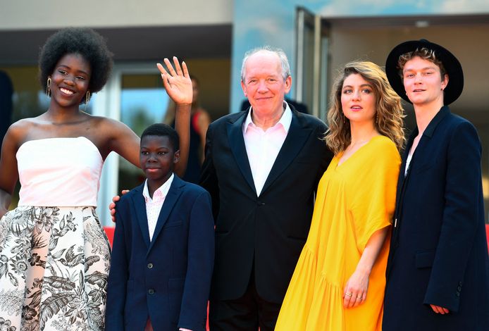 Van links naar rechts: Joely Mbundu, Pablo Schils Luc Dardenne, Charlotte De Bruyne en Tijmen Govaerts.