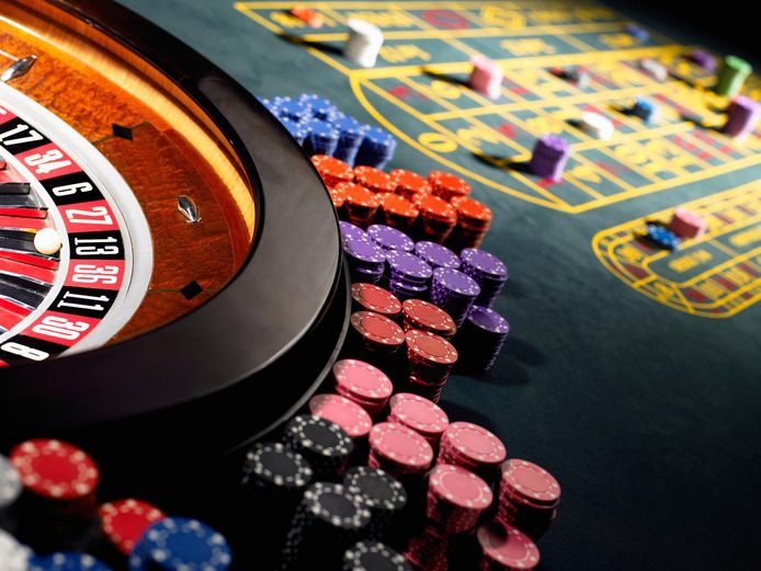 Negentien jaar lang is de politie 'vergeten' om negenduizend leden aan de Kansspelcommissie te signaleren die een verbod hebben om te gokken in een casino, in een speelhal of online.