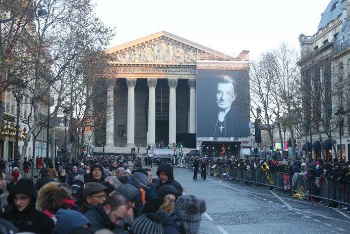 Johnny Hallyday  l'église La Madeleine à Paris. Le 9 décembre 2017
© CVS / Bestimage Illustration of the crowd at Johnny Hallyday's funeral in front of La Madeleine church in Paris. On  9th 2017 © PHOTO NEWS / PICTURE NOT INCLUDED IN THE  only