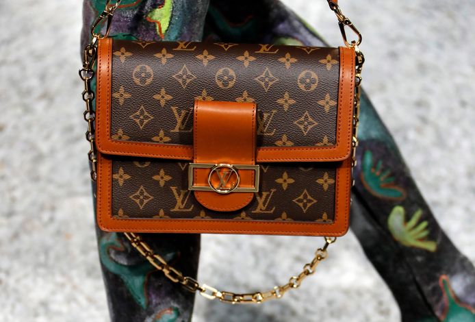 Louis Vuitton brengt ode aan Knokke met eigen handtas Mode & Beauty | hln.be