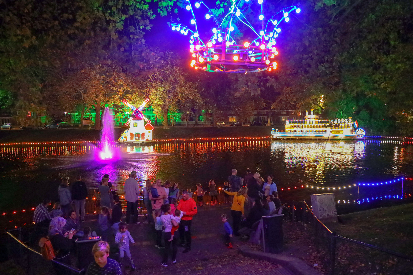 Lichtjesroute Eindhoven ten einde ‘Het lijkt ieder jaar drukker te