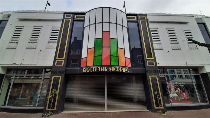 Winkelcentrum De Biggelaar staat al bijna vier jaar leeg in Roosendaal.