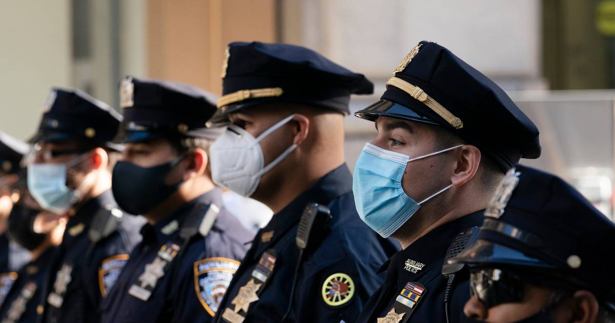 Il terzo NYPD non viene vaccinato il giorno prima dell’attivazione della vaccinazione |  All’estero
