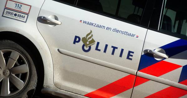 Politie bewaakt woning van familie kopschopper | Rel over kopschopfilmpje - AD.nl