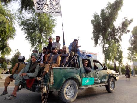 Taliban roepen in paleis Kaboel overwinning uit en nemen macht in Afghanistan over