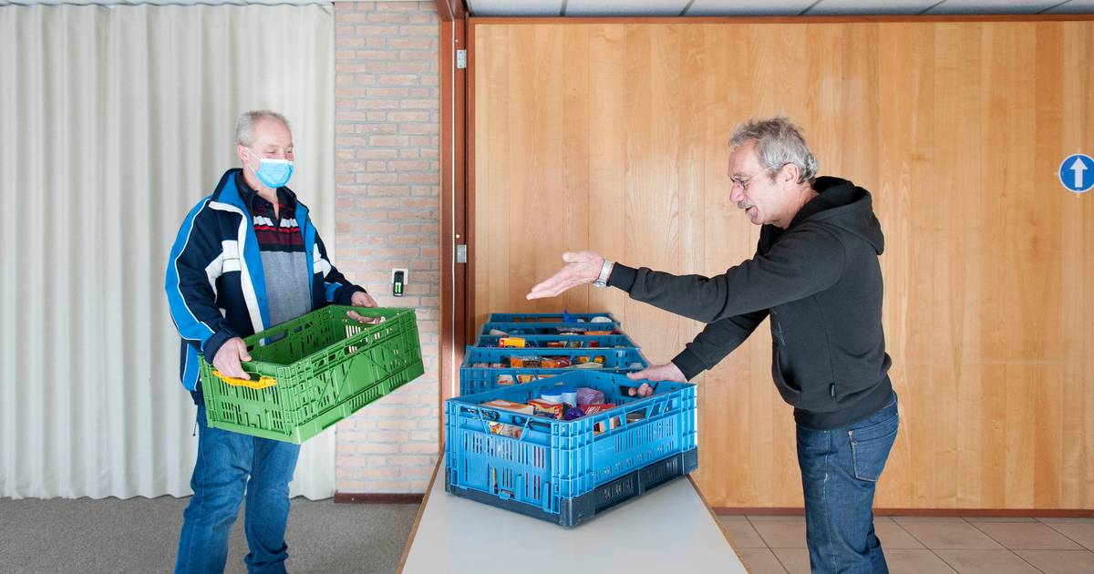 Volle kratten voor de Voedselbank na spontane inzamelingsactie in Laag Zuthem