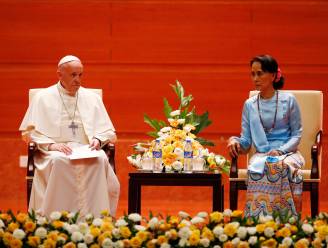 Paus mijdt het woord 'Rohingya' in Myanmar