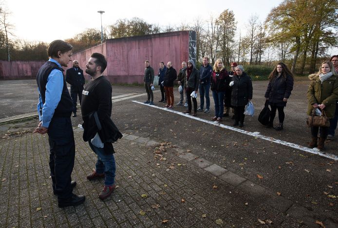 De eerste groep komt eind november aan bij de start van Prison Escape op De Kruisberg in Doetinchem. Archieffoto: Theo Kock