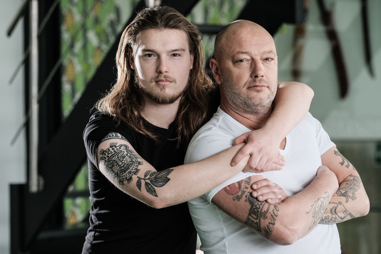 Julius en Dominique: 'Wij hebben zelfs dezelfde tatoeage.' Beeld Bob Van Mol