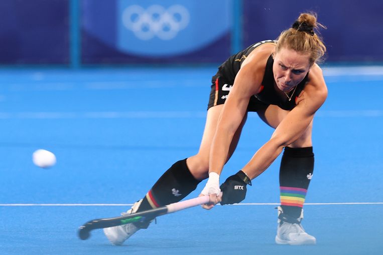 Nike Lorenz met haar regenboogband.  Beeld REUTERS