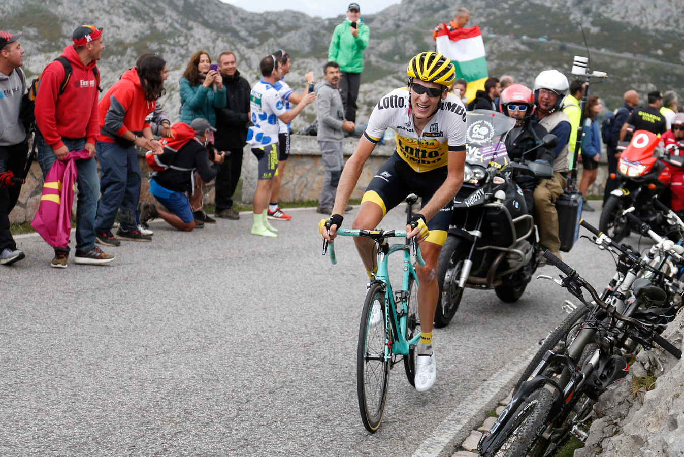 Robert Gesink redde het niet in 2016, maar won later die Vuelta alsnog de etappe naar de Col d'Aubisque.