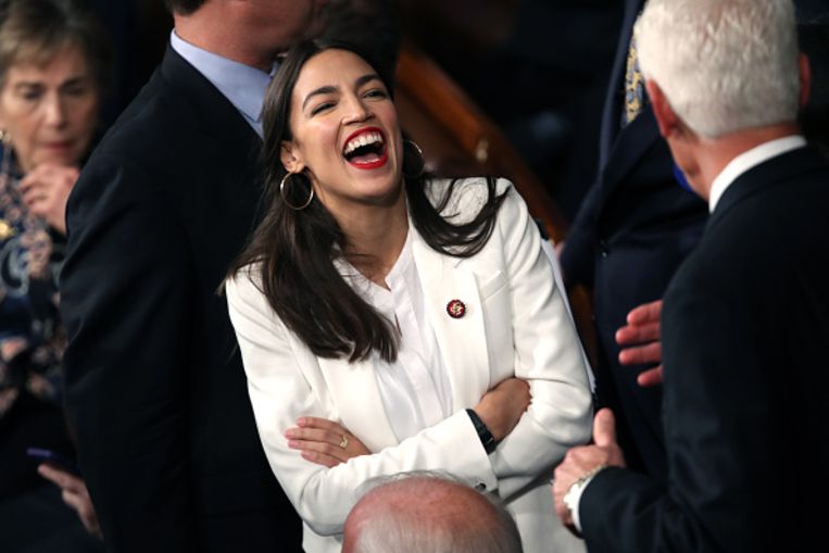 Alexandria Ocasio-Cortez afgelopen januari tijdens de eerste sessie van het congres in Washington.  Beeld Getty Images