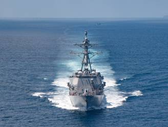 Amerikaanse oorlogsschepen varen door zeestraat van Taiwan nadat Biden heeft gezworen het eiland te verdedigen