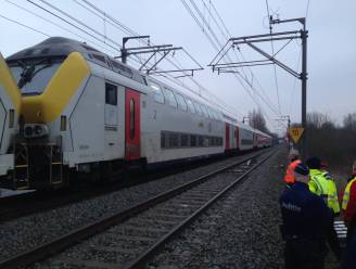 Duizend passagiers drie uur vast op defecte trein, moeizame evacuatie