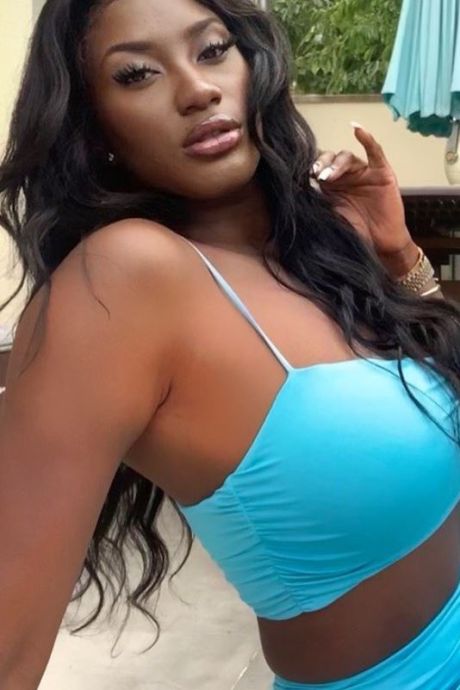 En bikini, Aya Nakamura met tout le monde d’accord