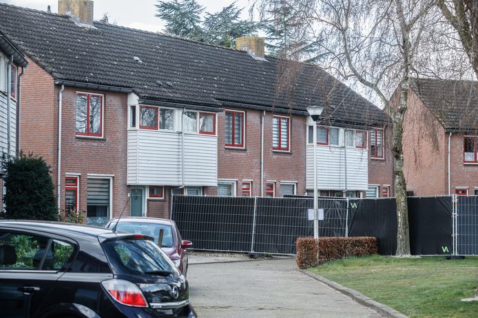 Drama in een woning in de Dasseburcht Etten-Leur, vier doden, onder wie  2 kinderen.